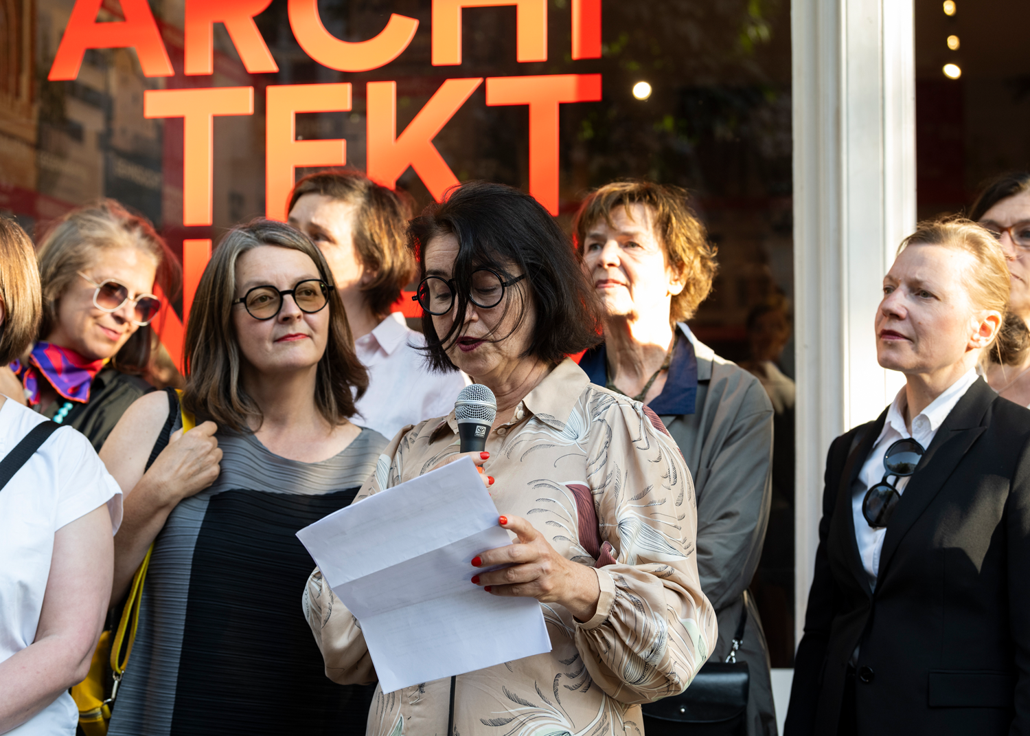 images/aktuelles/WIA%2025_BDA/BDA%20Plakate%20Ausstellungseroffnung_Juni%2025_DSC_2344.webp#joomlaImage://local-images/aktuelles/WIA 25_BDA/BDA Plakate Ausstellungseroffnung_Juni 25_DSC_2344.webp?width=1500&height=1071